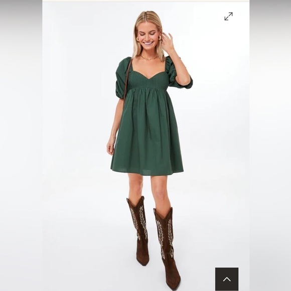 Hyacinth House Dresses & Skirts - Hyacinth House emerald green puff sleeve Sasha mini dress. Size Large